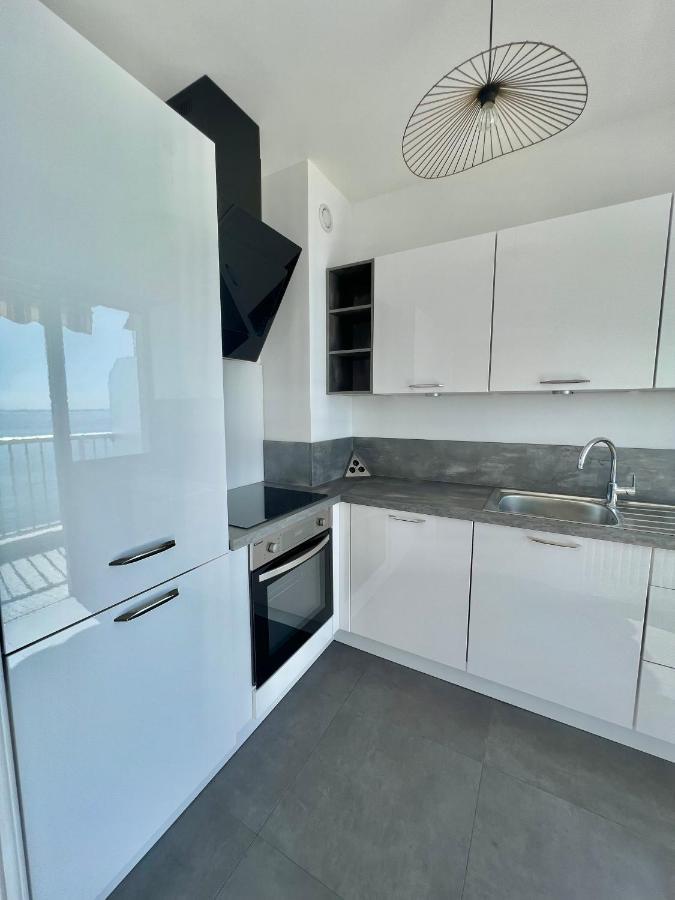 Seaviews By Jenni Menton, La Suite, Superbe Front De Mer, Top Emplacement Avec Terrasse Et Parking! Exterior foto