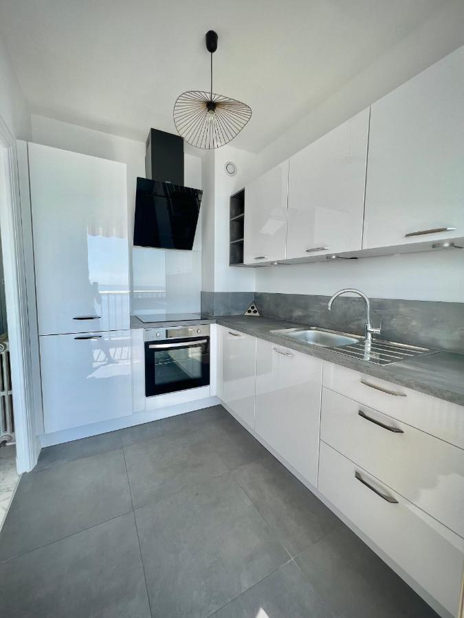 Seaviews By Jenni Menton, La Suite, Superbe Front De Mer, Top Emplacement Avec Terrasse Et Parking! Exterior foto