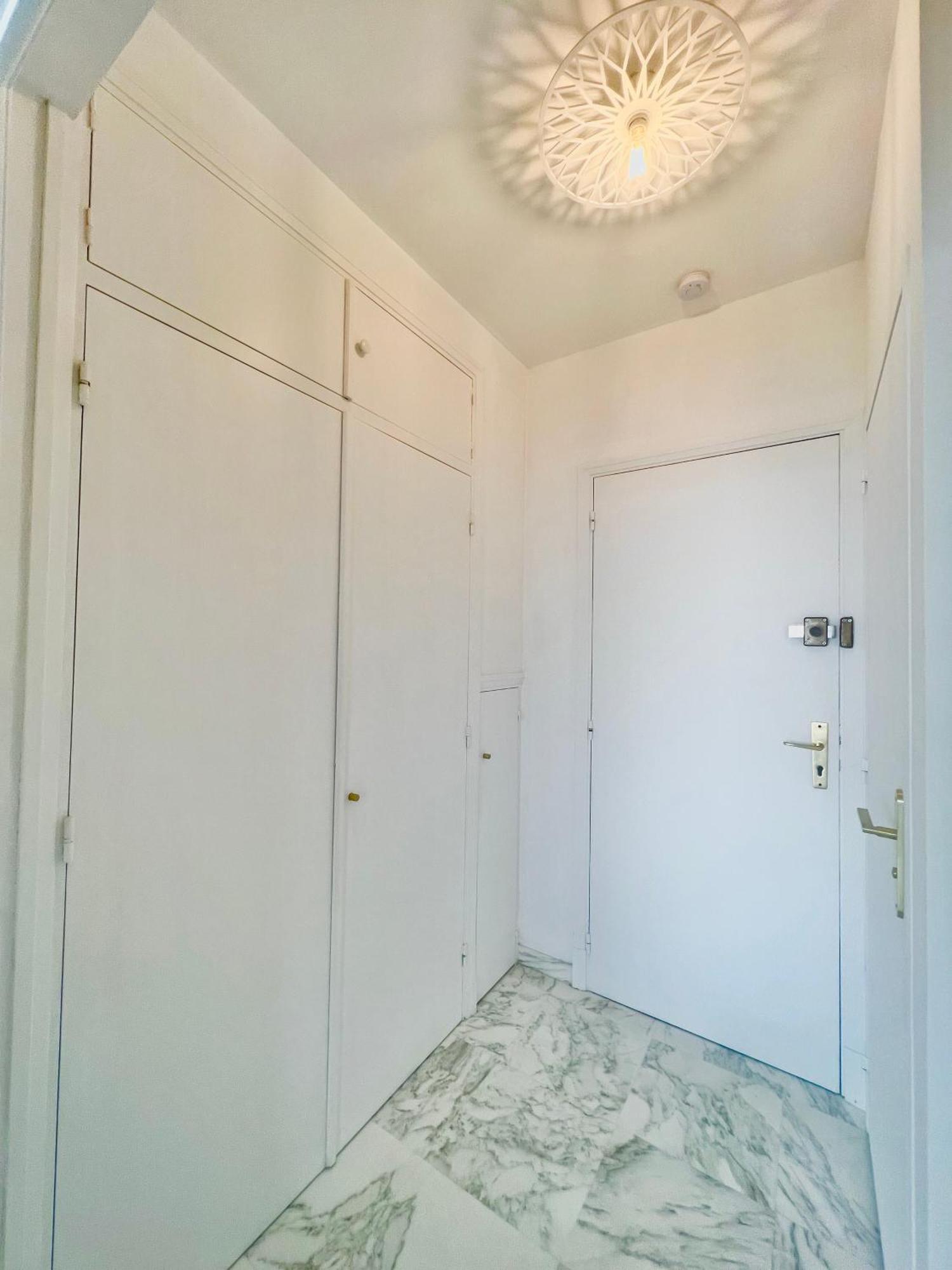 Seaviews By Jenni Menton, La Suite, Superbe Front De Mer, Top Emplacement Avec Terrasse Et Parking! Exterior foto